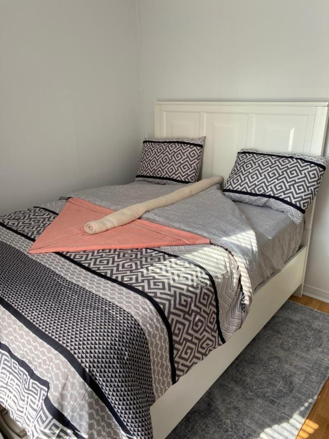 Windsor Airport Room Accommodation Eksteriør bilde